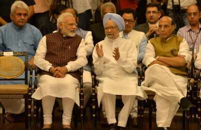 पीएम मोदी और रक्षा मंत्री समेत अन्य नेताओं ने पूर्व प्रधानमंत्री मनमोहन सिंह को जयंती पर दी श्रद्धांजलि