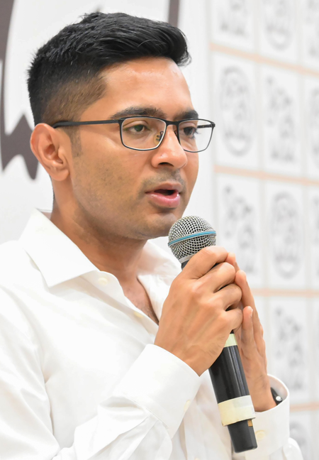 अभिषेक बनर्जी पर एफआईआर को टीएमसी ने बताया राजनीतिक बदला, भाजपा बोली- हेट स्पीच और भड़काऊ भाषा