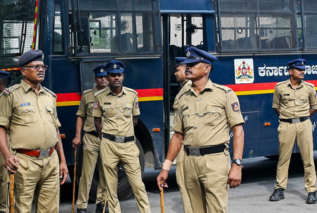 बेंगलुरु के क्रिकेट मैदान में मिला कटा हुआ इंसान का सिर, पुलिस जांच में जुटी