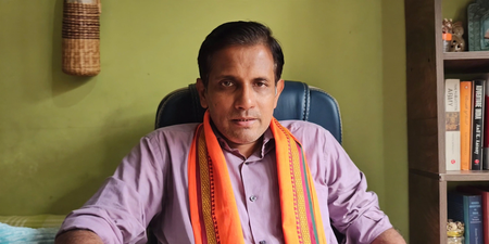 सरकार बदलने के लिए खून-खराबे की बात क्यों? तुहिन सिन्हा का कांग्रेस और प्रशांत भूषण पर तीखा हमला