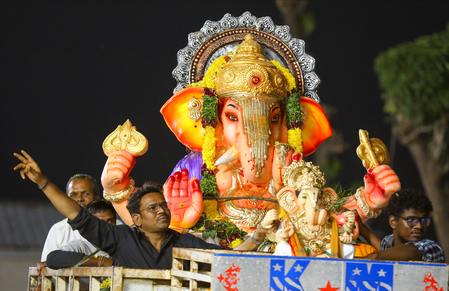 तेलंगाना: गणेश प्रतिमा विसर्जन के दौरान तालाब में डूबने से छह छात्रों की मौत