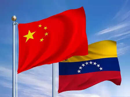 वांग यी ने वेनेजुएला के विदेश मंत्री इवान गिल से फोन पर बात की