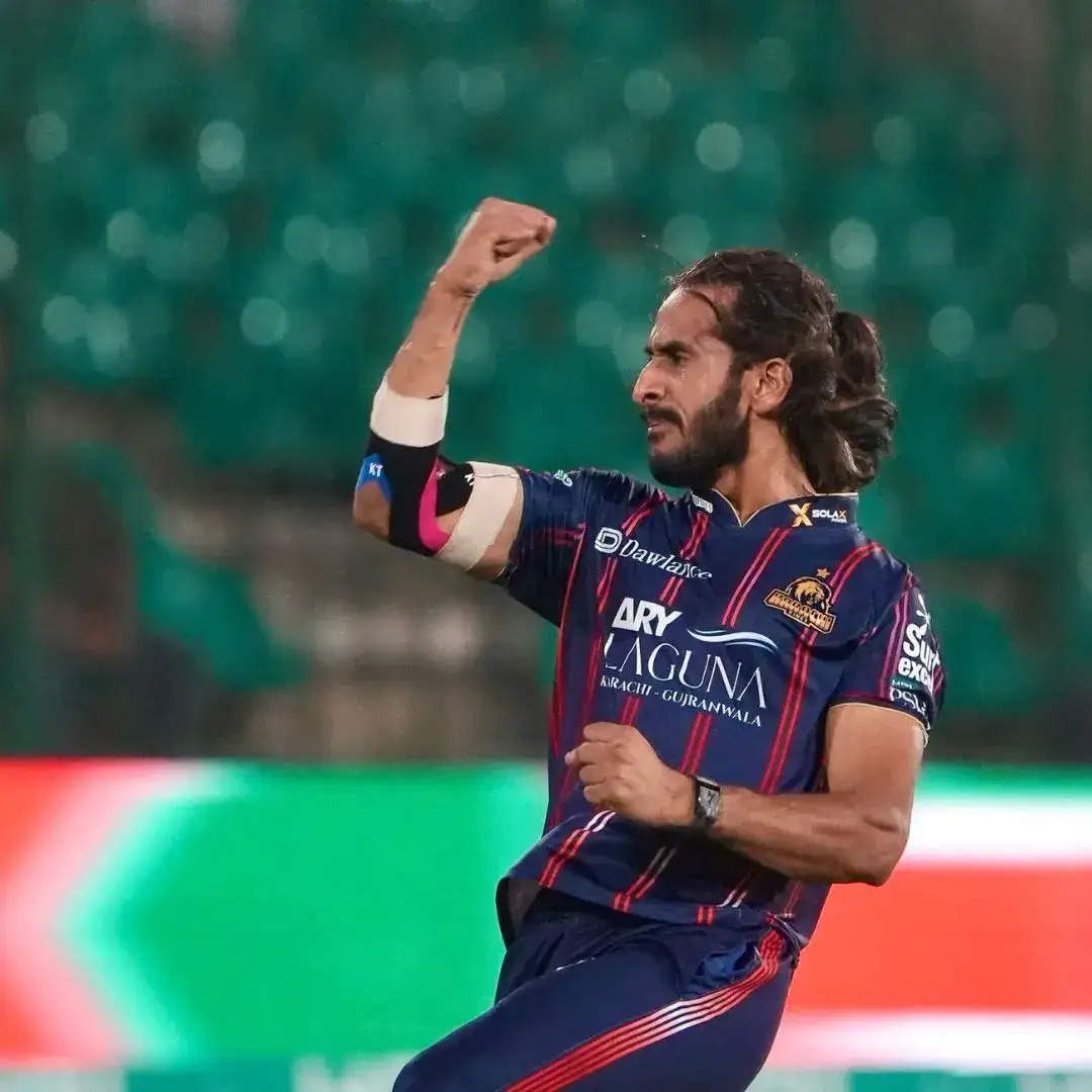 और भाई आ गया मजा? हसन अली की सरेआम बेइज्जती, PSL देखने पहुंचा शख्स निकला IPL का दीवाना, फोटो वायरल