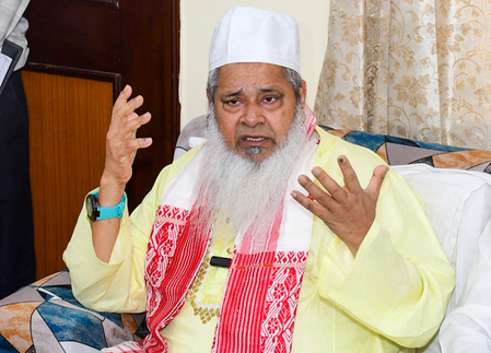 एआईयूडीएफ प्रमुख अजमल ने संदिग्ध अवैध बांग्लादेशियों को वापस भेजने को गैरकानूनी बताया