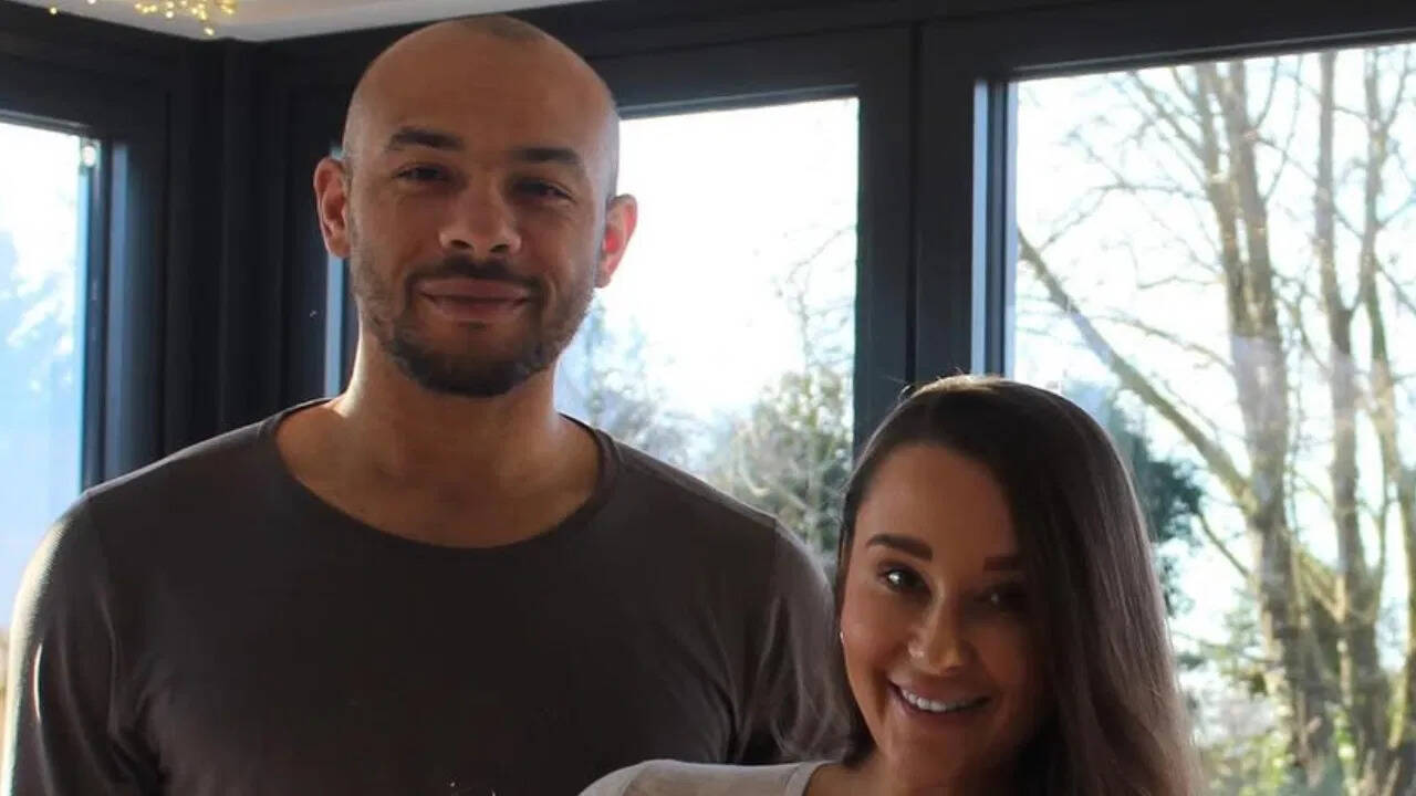 पोर्न वेबसाइट का प्रमोशन करना क्रिकेटर को पड़ा भारी, नहीं चली ये 'मनमानी'