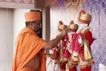 दशहरा के पावन पर्व पर दिल्ली के स्वामिनारायण अक्षरधाम में भव्य ‘विश्व शांति महायज्ञ’
