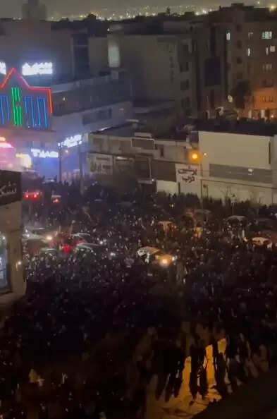 ईरान में इंटरनेट ब्लैकआउट जारी, तेहरान की चेतावनी के बाद हाई अलर्ट पर इजरायल