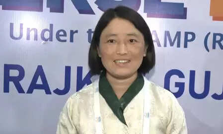 'रॉ मटेरियल और प्रोडक्ट्स गुजरात से खरीदने पर कर रहे विचार', वाइब्रेंट गुजरात रीजनल कॉन्फ्रेंस में शामिल कारोबारी