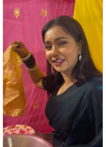 आरा के फेमस 'हाथी कान पूड़ी' का स्वाद लेते दिखीं तृषा कर मधु, पवन सिंह का किया जिक्र