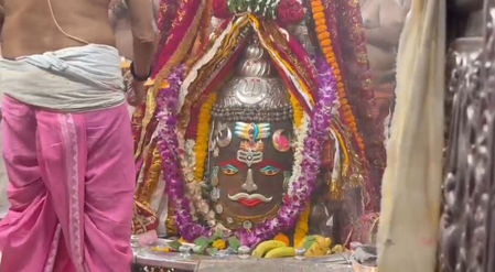 बाबा महाकाल के दरबार में हुई दिव्य भस्म आरती, 'जय श्री महाकाल' के उद्घोष से गूंजा परिसर