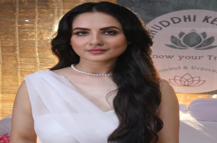 पूजा बनर्जी का 'डर्टी स्कैम्स' लुक: जीनत अमान-जया प्रदा से ली प्रेरणा