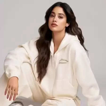 दीपू चंद्र दास की हत्या जैसी सांप्रदायिकता का विरोध करें: जान्हवी कपूर