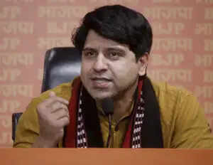 भाई जगताप को नोटिस जारी करने पर शहजाद पूनावाला ने कांग्रेस को घेरा