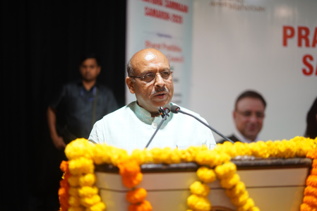 दिल्ली में प्रतिभा सम्मान समारोह 2026, विधानसभा अध्यक्ष विजेंद्र गुप्ता ने युवाओं को किया सम्मानित