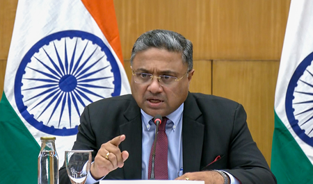 पोलैंड के साथ अहम खनिजों में सहयोग, रक्षा संवाद और व्यापार दोगुना करने पर जोर: सीबी जॉर्ज