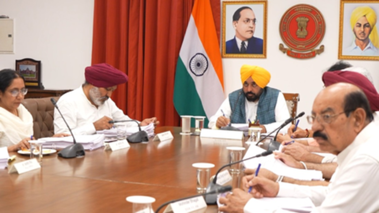 नीट छात्रों और परिवार के एक सदस्य को पंजाब रोडवेज की बसों में फ्री यात्रा: हरपाल सिंह चीमा