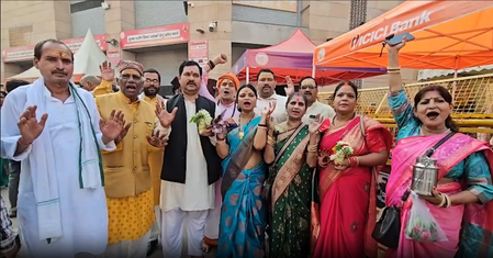 भोजशाला फैसले के बाद ज्ञानवापी पर तेज हुई मांग, काशी विश्वनाथ मंदिर में दर्शन करने पहुंचे पक्षकार और अधिवक्ता