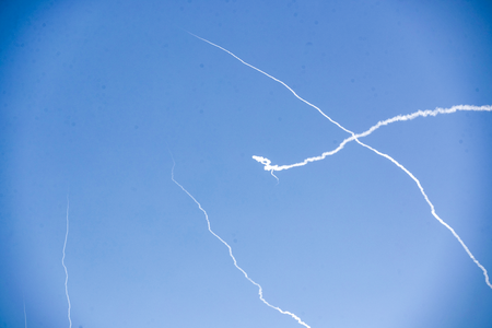 ईरान ने इजरायल पर फिर दागीं मिसाइलें, डिफेंस सिस्टम हुआ एक्टिव: आईडीएफ