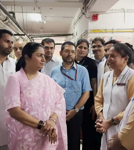 सीएम रेखा गुप्ता ने लाल बहादुर शास्त्री अस्पताल का किया औचक निरीक्षण, स्वास्थ्य सेवाओं का लिया जायजा