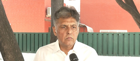 सत्ता में बैठे लोगों का 'लोकतंत्र बचाने' के लिए रैली निकालना अजीब विडंबनाः मनीष तिवारी