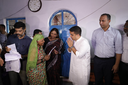 सरकार बाढ़ प्रभावित परिवारों के साथ कंधे से कंधा मिलाकर खड़ी रहेगी : हर्ष संघवी