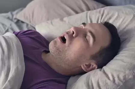 सर्दियों में क्यों बढ़ जाती है खर्राटों की समस्या? जानें इसके वैज्ञानिक कारण