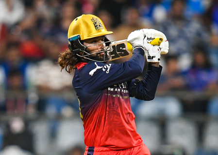 पाटीदार गेंदबाजों के लिए एक बुरे सपने की तरह रहे हैं: इरफान पठान