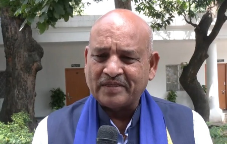 किसी संवैधानिक संस्था पर सवाल उठे तो जवाब उसके प्रमुख को ही देना चाहिए : करमवीर बौद्ध