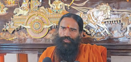 बाबा रामदेव और स्वामी चिदानंद सरस्वती ने पीएम मोदी को दी जन्मदिन की बधाई