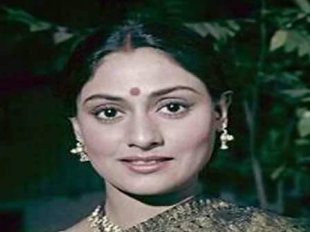 जब सहेलियों ने उड़ाया अमिताभ का मजाक, तो भिड़ गई थीं जया, 'पहली नजर' के प्यार की अनसुनी दास्तां