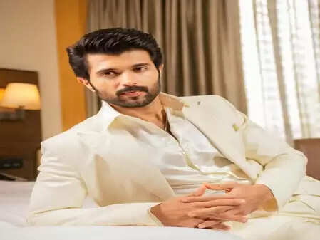 निगेटिव पीआर और फेक रिव्यू पर छलका विजय देवरकोंडा का दर्द, कहा, 'वर्षों पहले हुआ शिकार'