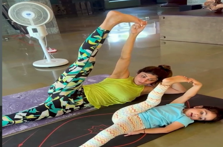 'बैलेंस सिखाया नहीं जाता, आदतों से आता है', 'लिटिल योगी' के साथ योग करती दिखीं शिल्पा शेट्टी