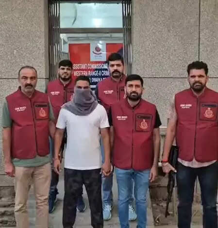 दिल्ली क्राइम ब्रांच ने ड्रग सिंडिकेट के दो सदस्यों को किया गिरफ्तार, 10 करोड़ रुपए की हेरोइन बरामद