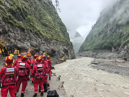 ग्लेशियर टूटने से आई अचानक बाढ़ तक: तिब्बत आपदा ने चीन की चुप्पी पर उठाए सवाल