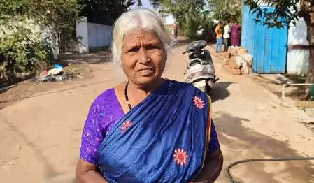 कर्नाटक : महिलाओं का आरोप, पिछले कई महीनों से नहीं मिल रहे ‘गृह लक्ष्मी योजना’ के पैसे