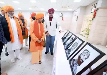 वीर बाल दिवस: सीएम योगी ने सिख गुरुओं के अमर बलिदान को किया नमन
