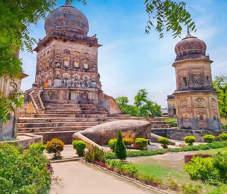 ‘तंत्र विद्या’ पर आधारित शिवालय, जहां दिन में तीन बार बदलता शिवलिंग का रंग, खड़ी मुद्रा में विराजमान नंदी महाराज तो मेंढक की होती है पूजा