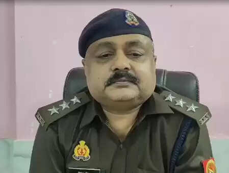 जौनपुर: खेत में युवती की गला रेतकर हत्या, पुलिस कर रही आरोपी प्रेमी की तलाश