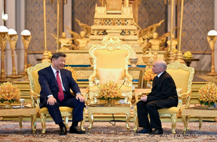 शी चिनफिंग ने कंबोडिया के नेताओं के साथ मुलाकात की