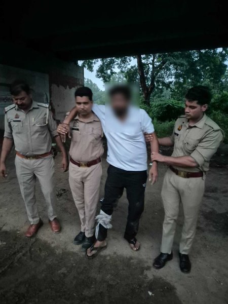हत्या के आरोपियों से पुलिस की मुठभेड़, दोनों बदमाश पैर में गोली लगने के बाद गिरफ्तार