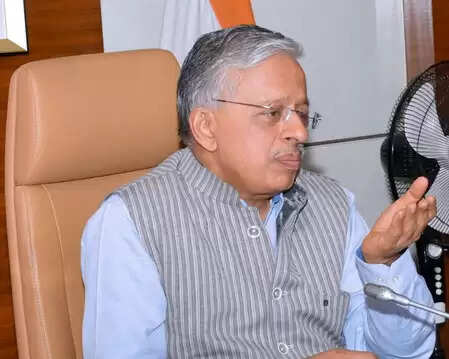 मुख्य सचिव ने चेताया, 'फार्मर रजिस्ट्री में सुस्ती पर सख्त कार्रवाई होगी, पराली जलाने पर जीरो टॉलरेंस'