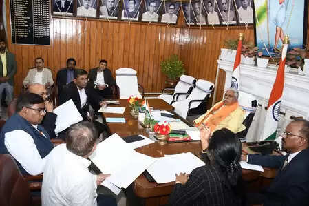 बिहार: स्पीकर प्रेम कुमार ने विधानसभा भवन निर्माण विभाग के अधिकारियों के साथ की बैठक