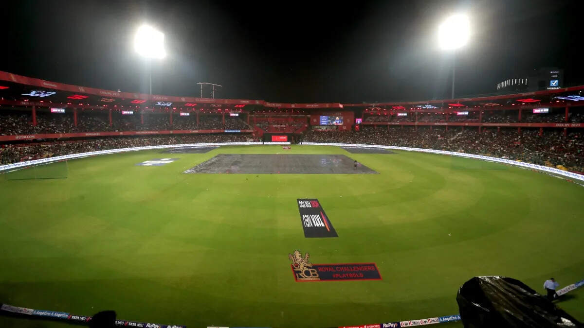 RCB vs CSK: चेन्नई के सामने RCB के धुरंधर खराब करेंगे पार्टी, कुछ ऐसा है दोनों टीमों का हेड टू हेड रिकॉर्ड