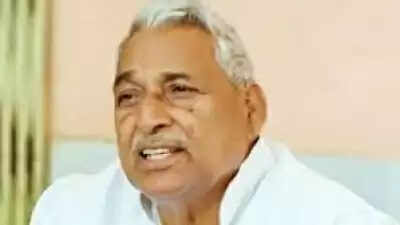 राम मंदिर ध्वजारोहण कार्यक्रम : माता प्रसाद पांडेय ने सरकार पर लगाया शंकराचार्य की बात नहीं मानने का आरोप