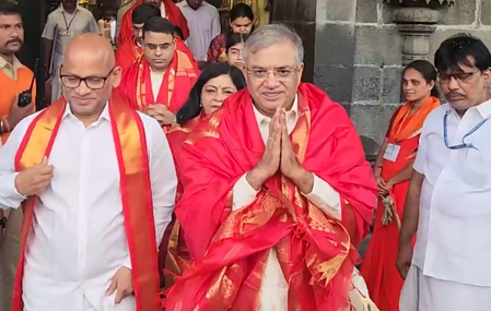 सीईसी ज्ञानेश कुमार ने परिवार के साथ भगवान श्री वेंकटेश्वर स्वामी की पूजा की