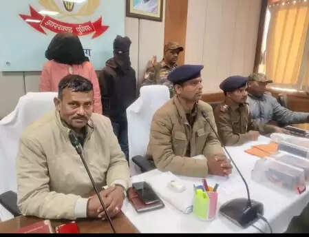 हजारीबाग में कुख्यात गैंगस्टर राहुल दुबे गिरोह के दो सदस्य गिरफ्तार, छापेमारी में कई हथियार बरामद