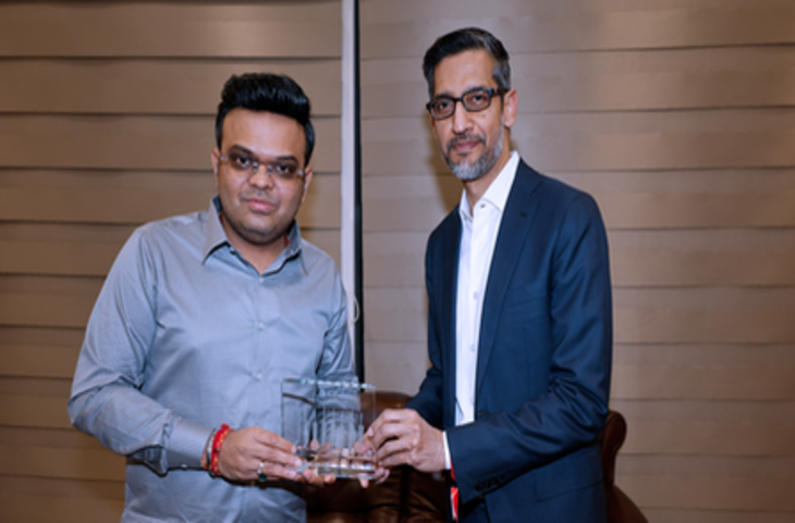 टी20 वर्ल्ड कप: अहमदाबाद में भारत-साउथ अफ्रीका मैच देखने पहुंचे सुंदर पिचाई