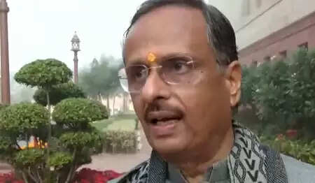 गलत भाषा का प्रयोग करने वाले बर्बादी की ओर बढ़ रहे हैं: दिनेश शर्मा