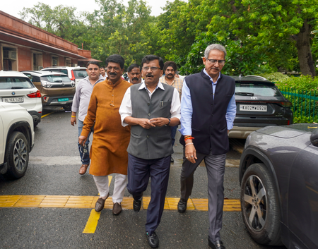 संजय राउत ने ज्ञानेश कुमार के खिलाफ महाभियोग प्रस्ताव लाने की दी धमकी, मकोका लगाने की मांग
