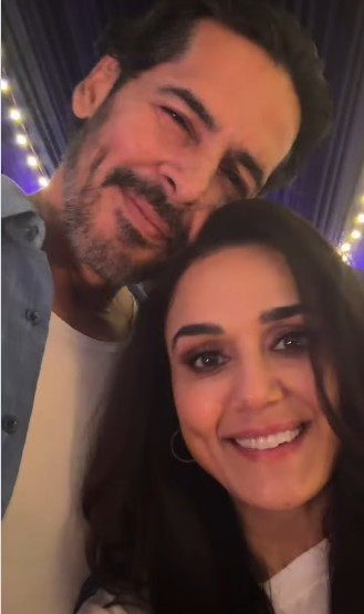 डेफ लेपर्ड के गानों पर झूम उठीं बॉलीवुड की 'डिंपल गर्ल' प्रीति जिंटा